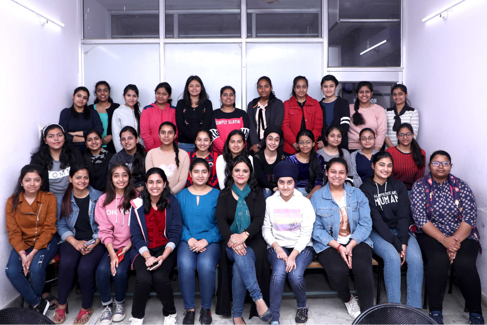 Shiksha. Com (Career Academy)